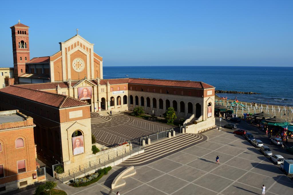 Sweet Home & Wellness Affittacamere Nettuno Exterior photo